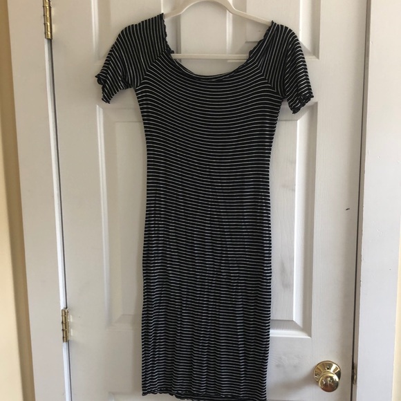Off-the-Shoulder Black Striped Bodycon Dress - Picture 1 of 2